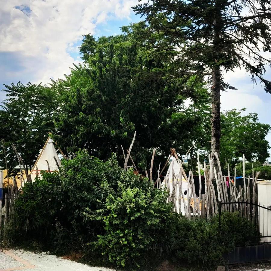 Les Flots De Ma Vie Chambres D Hotes et tipi Florence Et Virginie Gossin Barzan Extérieur photo